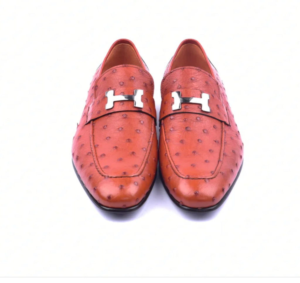 Corrente shoes are one of the most attractive alluring footwear that will definitely turn heads